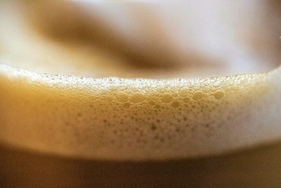 Dat vreemde vlies op je bier is meestal besmetting